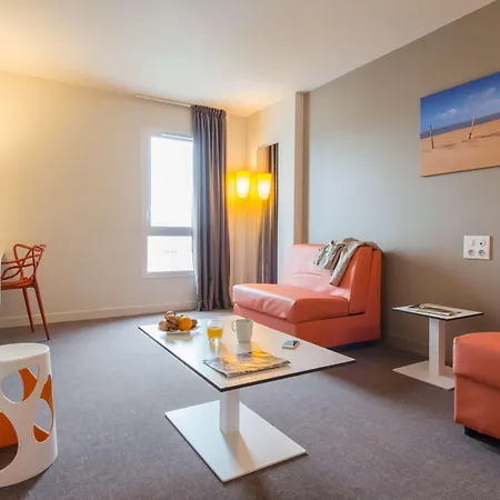 Hotel Confort La Rochelle Centre Les Minimes 3*