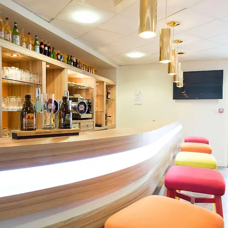 Confort La Rochelle Centre Les Minimes Hotel