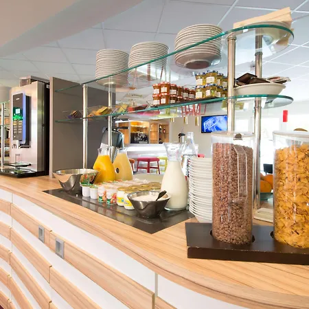 Hotel Confort La Rochelle Centre Les Minimes 3*