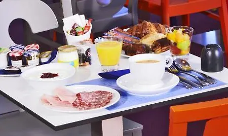 호텔 키리아드 라 로쉘 센터 레 미님