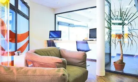 Confort La Rochelle Centre Les Minimes Hotel 3*