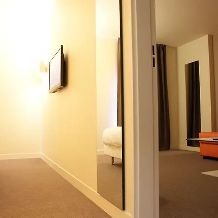 Confort La Rochelle Centre Les Minimes Hotel 3*