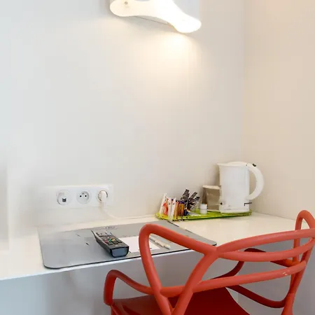 Confort La Rochelle Centre Les Minimes Hotel