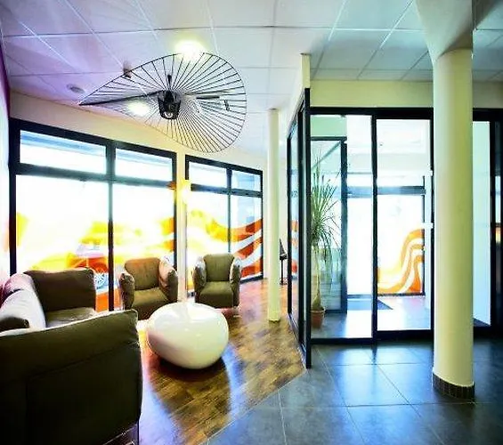 Hotel Ibis Styles Centre Les Minimes 3*