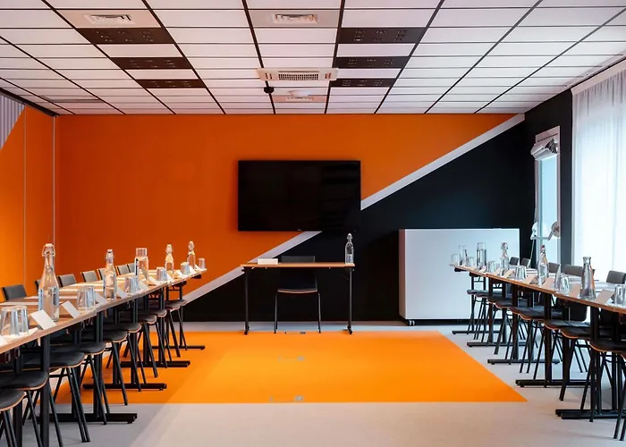 Ibis Styles Centre Les Minimes Hotel 3*